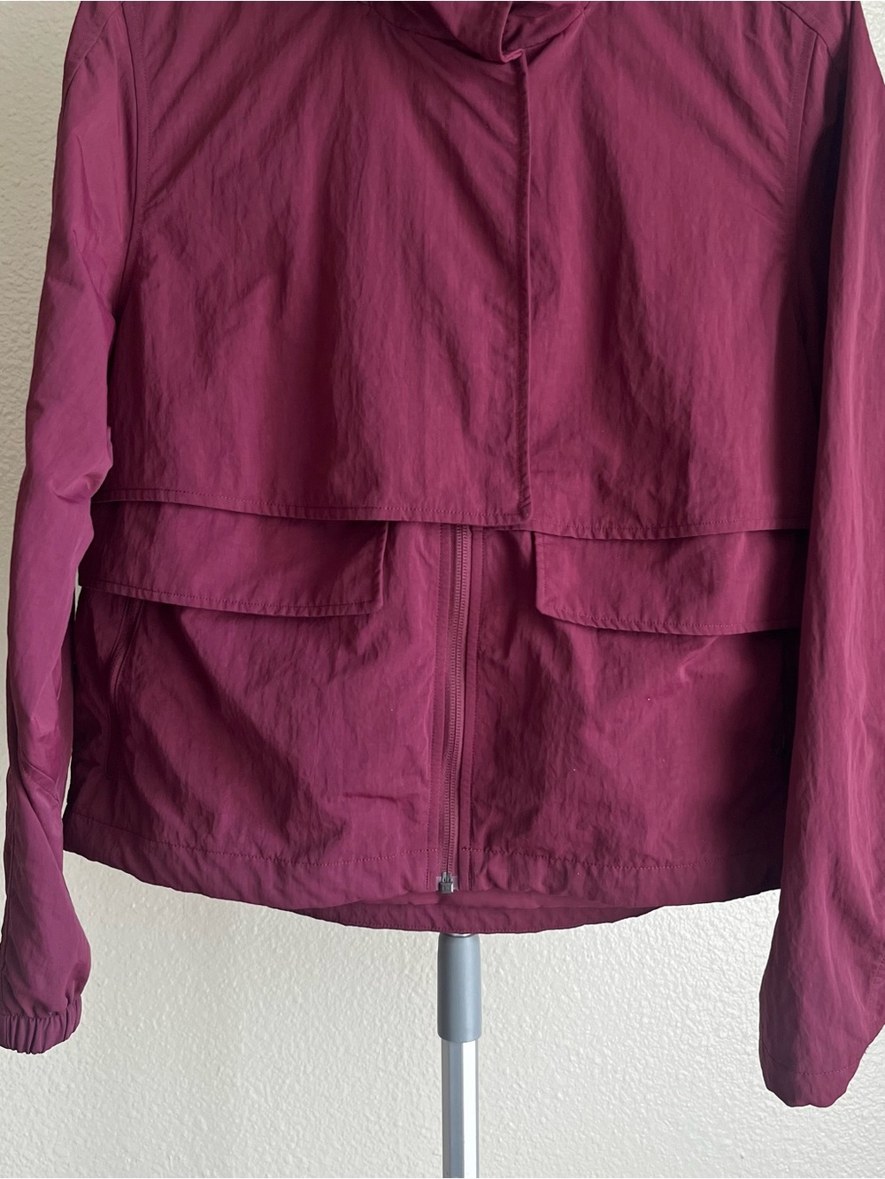 Lululemon Always Effortless Jacket Size 6 Wine Berry - Picture 5 of 14
